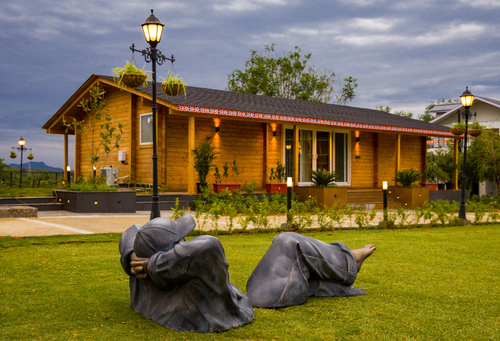 Esh Cottages Moss | Hilltop 2-BHK Retreat with Open-air Jacuzzi, Shared Garden, Pool & Cosy Lounge