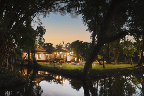 Vembanad House | Lakeside Heritage 4-Bedroom Retreat with Garden & Outdoor Sitting Area