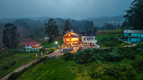 Mihirika’s Nirvana | 5-BHK With Garden, Gazebo, Bonfire Pit & Scenic Views; Near Karnataka Garden