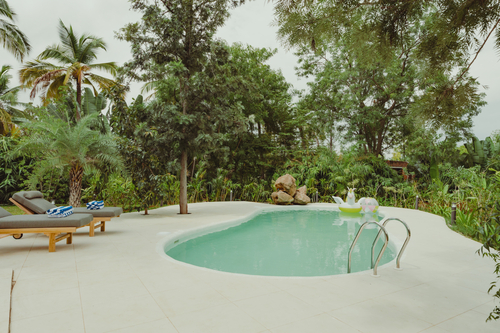 Shared swimming pool