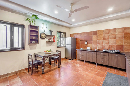 Lakeview Manor | Charming 5-BHK Lakeside Retreat With Garden & Balconies