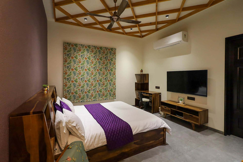 2 Rooms @ Desert Palms