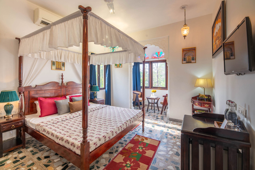 Bassi House