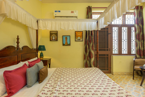 Bassi House