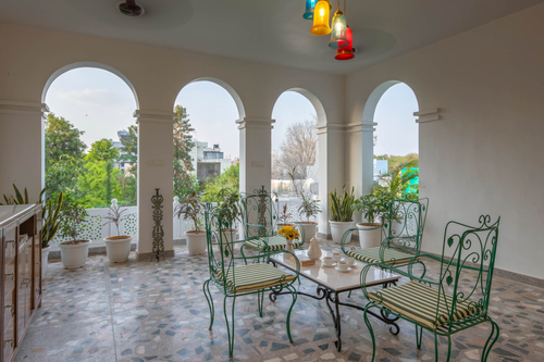 Bassi House
