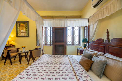 Bassi House
