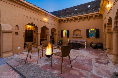 Khohar Haveli - Gurgaon W/ Breakfast Included