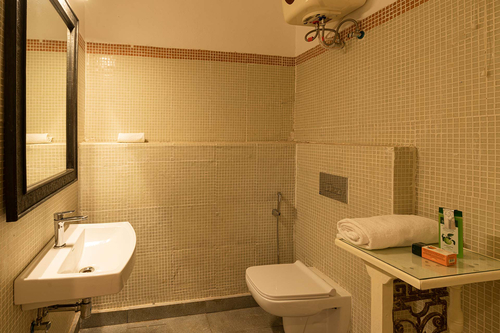 Khohar Haveli - Gurgaon W/ Breakfast Included