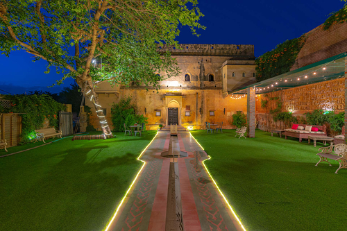 Khohar Haveli - Gurgaon W/ Breakfast Included