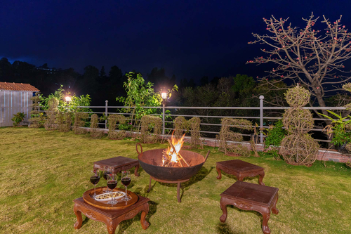 Lawn House @ Sula Wada