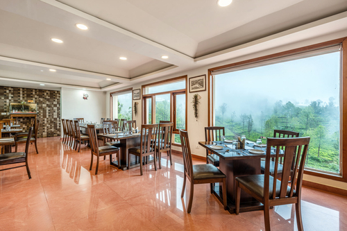 Luxury Room w/ Balcony @ Lakshmi Retreat - Kotagiri