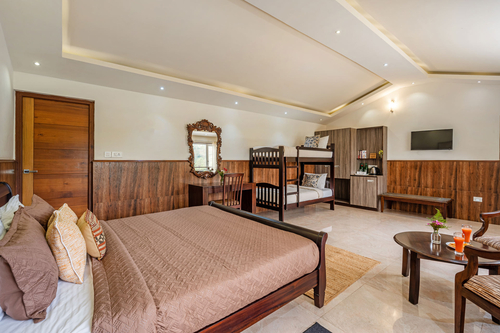 Luxury Room w/ Balcony @ Lakshmi Retreat - Kotagiri