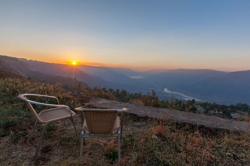 Mountain's Edge w/ Valley Views
