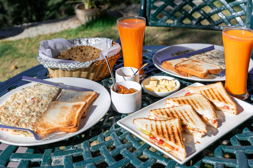 Pine Estate w/ Complimentary Breakfast
