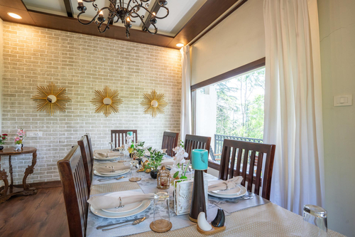 Pine Estate w/ Complimentary Breakfast
