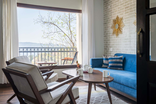 Pine Estate w/ Complimentary Breakfast