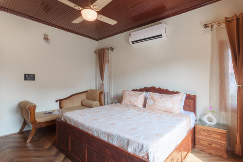 Pinewood Villa