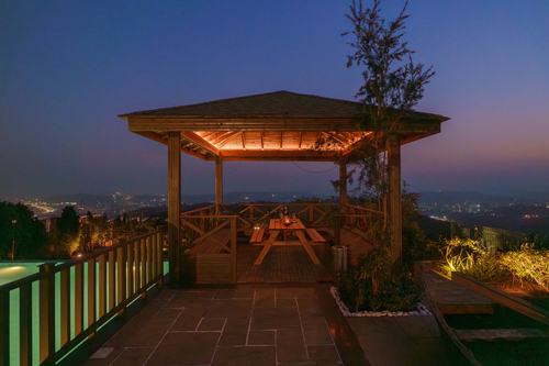 Ridgewood Mansion