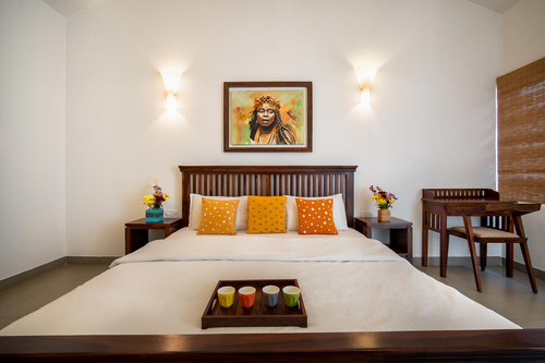 Saanu Ki? Villa