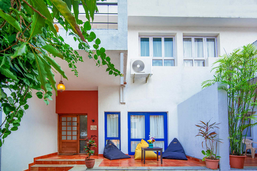 Saanu Ki? Villa