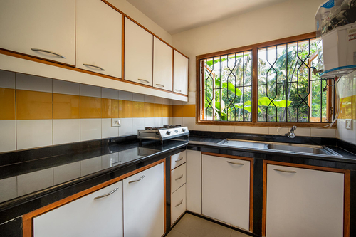Saanu Ki? Villa