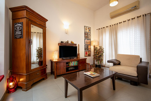 Saanu Ki? Villa