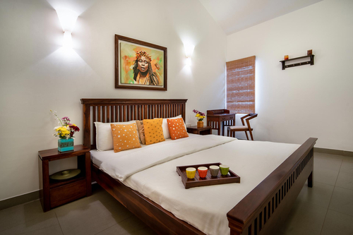 Saanu Ki? Villa