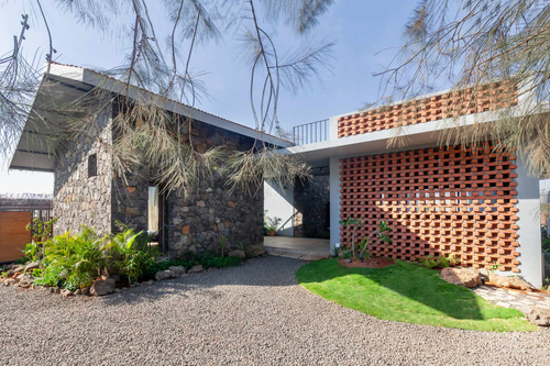 Cobblestone Cottage