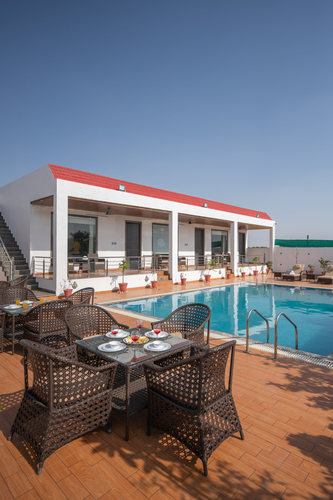 Blaze @ The Sunlounger