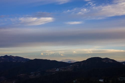 Mystwood | 3-BHK Pet-friendly Retreat With Garden, Gaming Zone & Lounge Area – 3 bedroom villa in Nainital, Uttarakhand