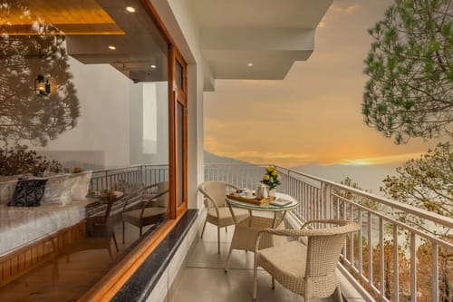 Querencia | Pet-friendly 5-BHK Villa With Sunset & Hill Views  – 5 bedroom villa in Kasauli, Himachal Pradesh