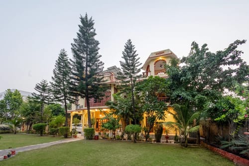 Abhimanyu Mansion Pearl | A 6-BHK Manor With Rajasthani Charm & a Garden In City’s Heart – 6 bedroom villa in Udaipur, Rajasthan