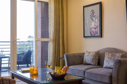 Skyline Brook | Cosy 2-BHK Apt With Scenic Views – 2 bedroom villa in Kasauli, Himachal Pradesh
