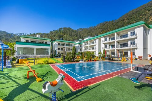 Kingdom Heartz |  Cosy Pet-friendly Studio Apartment With Balcony, Common Pool, Common Garden & Restaurant – 1 bedroom villa in Nainital, Uttarakhand
