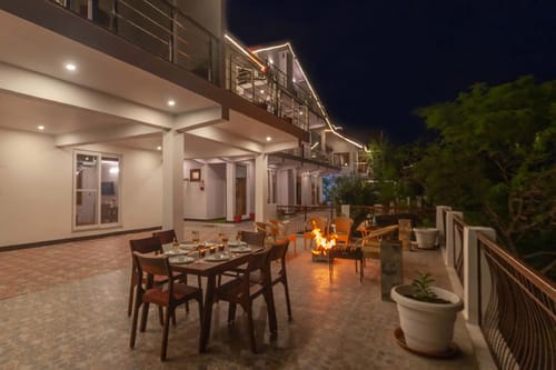 Amara Dawn | 4-BHK | Near Nainital Lake | Hill Views | Pet friendly  – 4 bedroom villa in Nainital, Uttarakhand