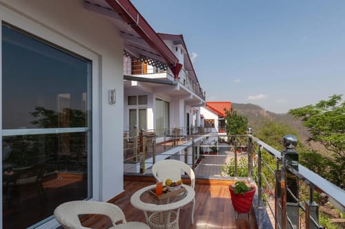 Amara Twilight | Pet-friendly 2-BHK Retreat Near Kainchi Dham With Scenic Views – 2 bedroom villa in Nainital, Uttarakhand