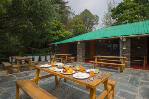 Suro Woodcrest Chalet | Pet-friendly Stay With Loft, Restaurant & Outdoor Seating – 1 bedroom villa in Shimla, Himachal Pradesh