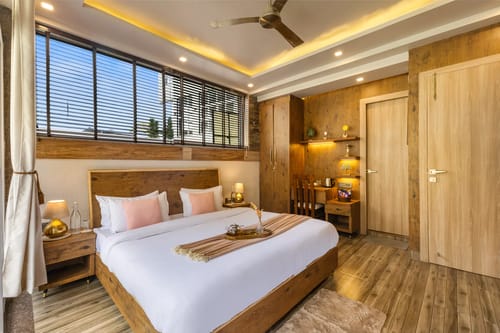Lakefront Escape | Charming 2-room Suite with Sit-out area, Lake Views & Outdoor deck – 2 bedroom villa in Nainital, Uttarakhand