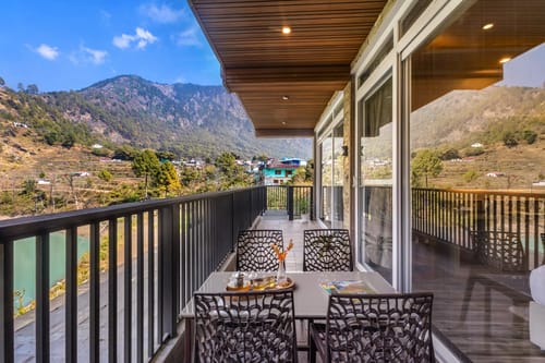 Lakefront Escape | Charming 2-room Suite with Sit-out area, Lake Views & Outdoor deck – 2 bedroom villa in Nainital, Uttarakhand