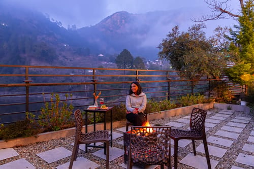 Lakefront Escape | Charming 2-room Suite with Sit-out area, Lake Views & Outdoor deck – 2 bedroom villa in Nainital, Uttarakhand