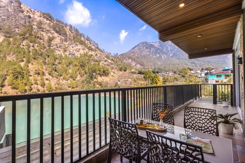 Lakefront Escape | Charming 2-room Suite with Sit-out area, Lake Views & Outdoor deck – 2 bedroom villa in Nainital, Uttarakhand