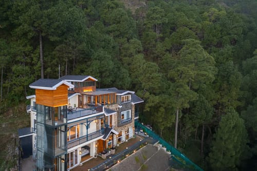 Chestnut Manor W/ Sky Jacuzzi & Steam Room
 – 6 bedroom villa in Kasauli, Himachal Pradesh