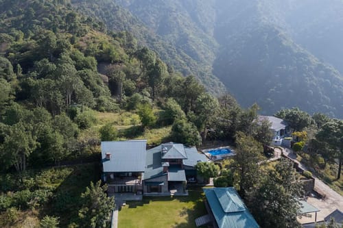 Horizon W/ Outdoor Pool – 4 bedroom villa in Kasauli, Himachal Pradesh