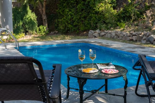 Horizon W/ Outdoor Pool – 4 bedroom villa in Kasauli, Himachal Pradesh