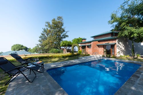 Horizon W/ Outdoor Pool – 4 bedroom villa in Kasauli, Himachal Pradesh