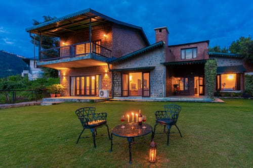 Horizon W/ Outdoor Pool – 4 bedroom villa in Kasauli, Himachal Pradesh