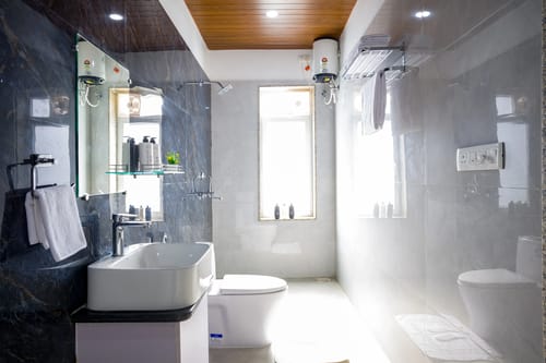 Kasturi Villa | 6-BHK Pet-Friendly Villa Near Sajjangarh Palace With Plunge Pool & Terrace – 6 bedroom villa in Udaipur, Rajasthan