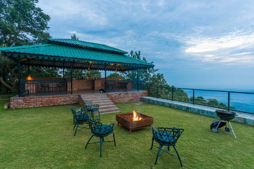 Horizon W/ Outdoor Pool – 4 bedroom villa in Kasauli, Himachal Pradesh