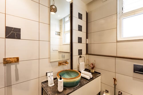 The Jazminn Alloyhall | 3-BHK Pet-friendly Apartment with Balcony | Near Bengaluru Palace – 3 bedroom villa in Bengaluru, Karnataka