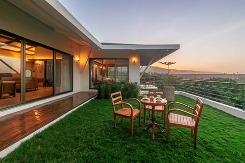 Nihira Farms w/ Lake View - Kamshet – 4 bedroom villa in Lonavala, Maharashtra